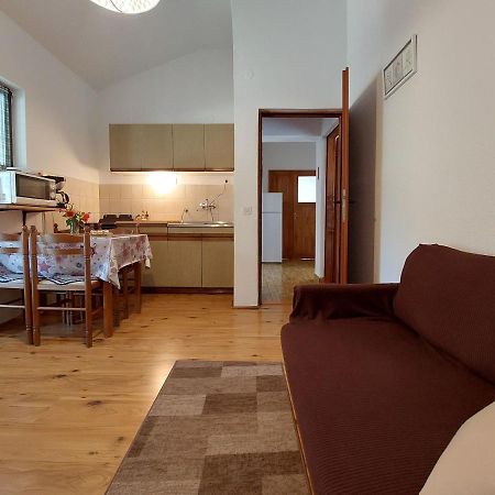 Apartments Vilim Pinezići Exterior foto