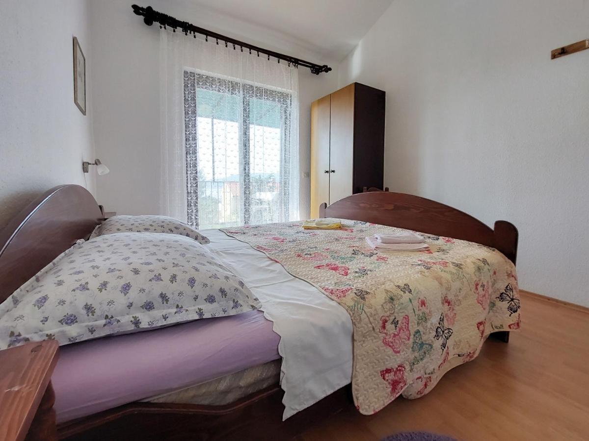 Apartments Vilim Pinezići Exterior foto