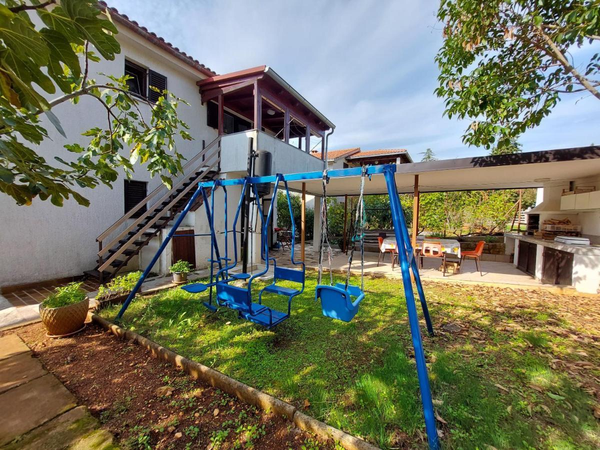 Apartments Vilim Pinezići Exterior foto