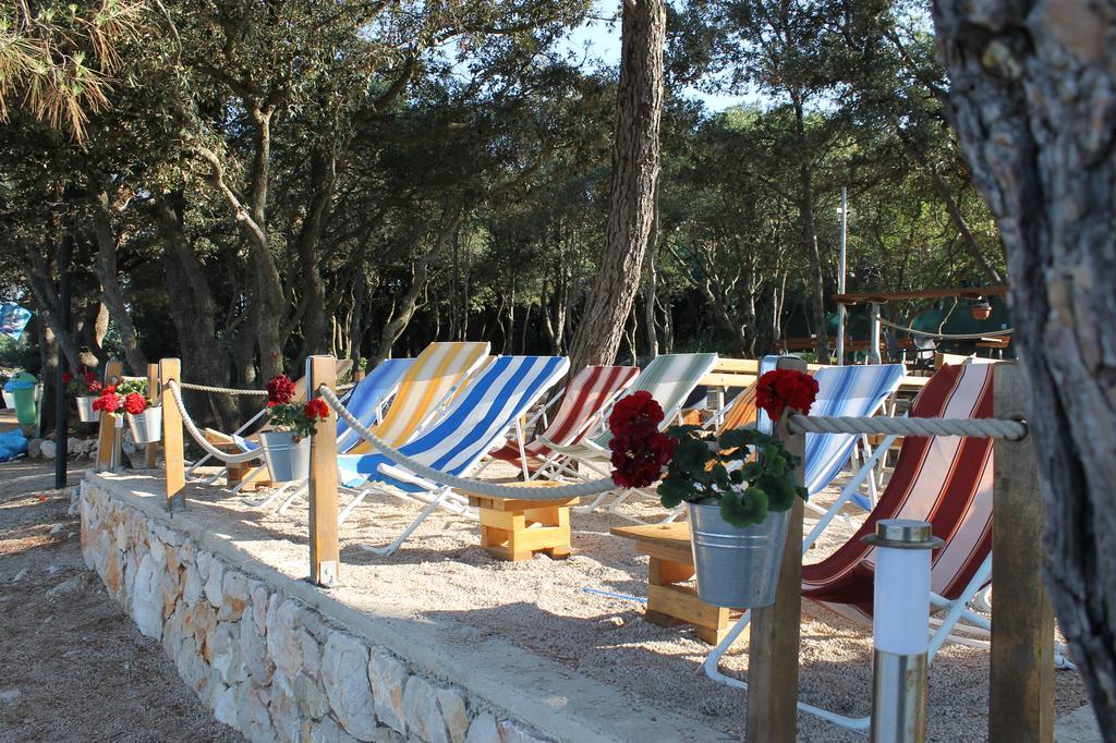 Apartments Vilim Pinezići Exterior foto